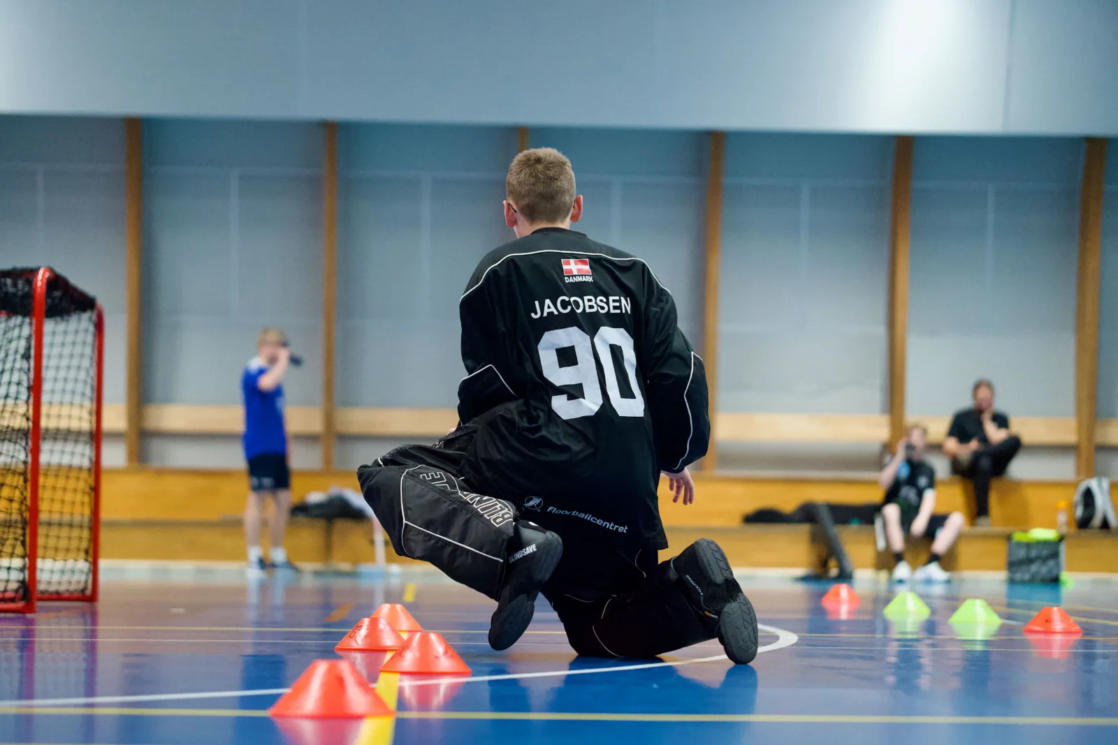 Floorballmålmand til morgentræning i hallen hos IKA Ringsted